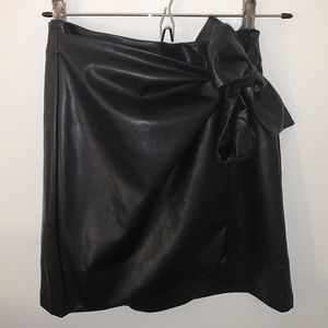 Aritzia Wilfred Wrap Front Skirt